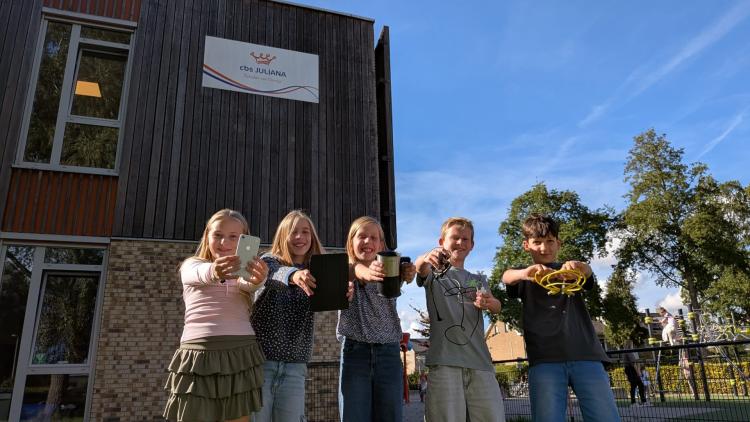 Groep 7 van de Julianaschool gaat de strijd aan met e-waste